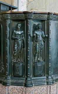 Kreuzkirche pulpit