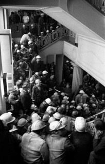 With a siege and temporary occupation of the Hoesch AG headquarters on 11.9.1969, spontaneous