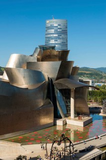 Guggenheim Museum Bilbao, architect Frank O. Gehry, Bilbao, Basque Country, Spain, Europe
