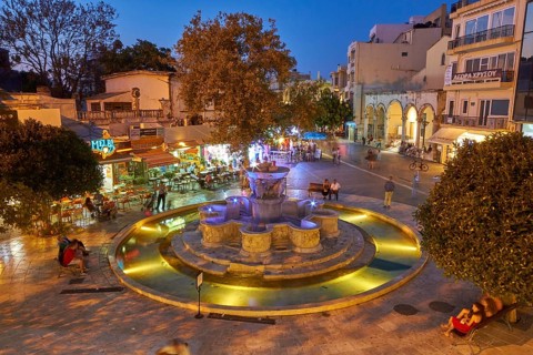 Night shot, blue evening sky, artificial lighting, Venetian Morosini Fountain, super wide angle,