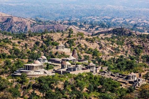 Hindu temples inside Kumbhalgarh fort. Rajasthan, India, Asia