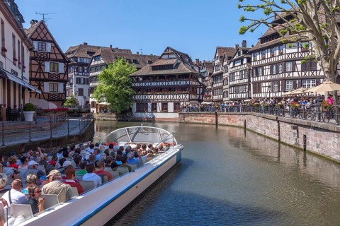 Excursion boat on the Ill, La Petite-France, UNESCO World Heritage Site, Tanners' Quarter,