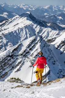 Ski tourers at the summit, mountains in winter, Sonntagshorn, Chiemgau Alps, Bavaria, Germany,