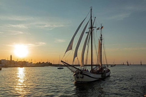 Sailing ship, sunset, Unterwarnow, Hanse Sail, Warnemünde, Rostock, Mecklenburg-Western Pomerania,