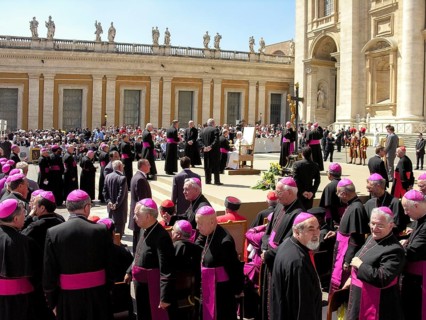 Pope Benedict XVI Joseph Ratzinger welcomes bishops and cardinals to the 1st audience on 27. 04.