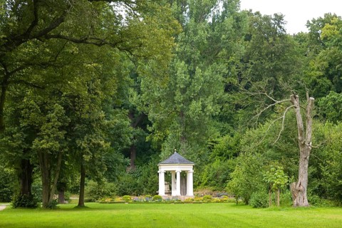 Tiefurt is the former place of the muses of Weimar court society. From 1781, the rural estate was