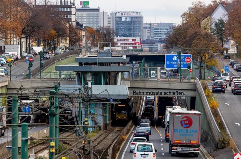 Motorway A40, Ruhrschnellweg, in Essen, route through the city centre, is affected by a possible