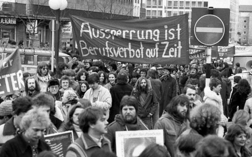 People affected by the Radical Decree and their friends demonstrated against occupational bans 02