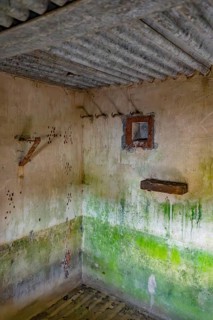 Bunker from inside, Bunker Cheneux, bright, corrugated metal ceiling, 2nd World War, built