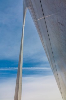 Gateway Arch at the Jefferson National Expansion Memorial in downtown St. Louis, Missouri, USA,
