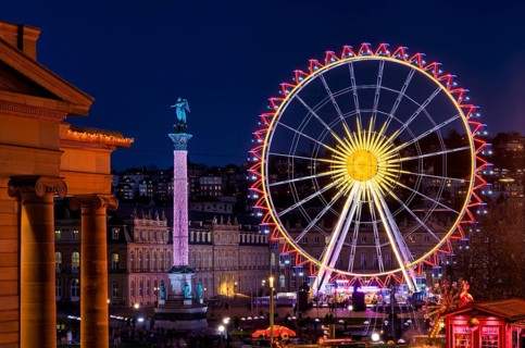 Christmas market with Christmas pyramid, Ferris wheel, New Palace, Jubilee Column, Concordia,
