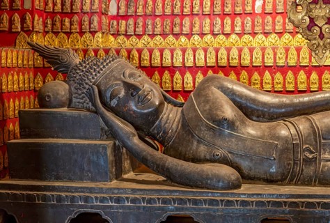 Reclining Buddha at Wat Xieng Thong, Luang Prabang, Laos, Asia