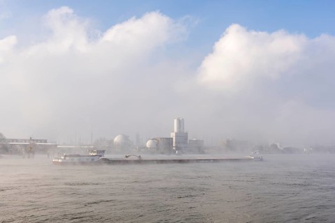 BASF plant site on the banks of the Rhine, chemical company, cargo ship, foggy mood, Ludwigshafen,