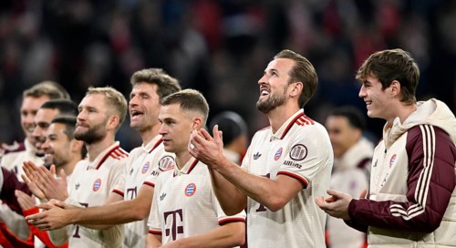 Final cheer, goalkeeper Max-Joseph Schmitt FC Bayern München FCB (35) Harry Kane FC Bayern München