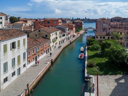 Rio San Trovaso im Stadtteil Dorsoduro, Venedig, Veneto, Italien