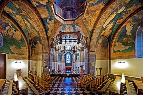 St. Maria and Clemens, Romanesque double church, lower church, view into the choir with ceiling