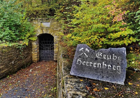 Herrenberg mine, tunnel mouth to the slate mine, Bundenbach, Birkenfeld district, Hunsrück,