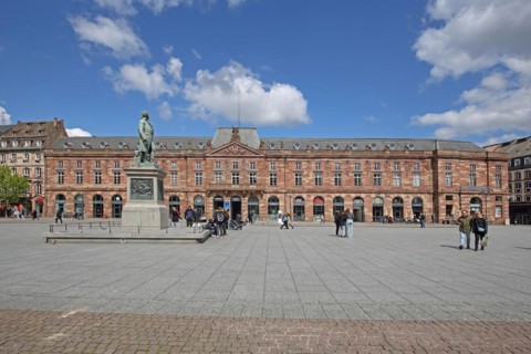 Aubette and monument to Général Kléber, pedestrian, General Jean-Baptiste Kleber, Palais, Place