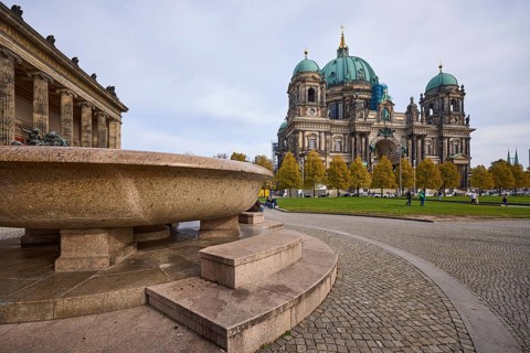 Granite bowl, Altes Museum im Lustgarten and Berlin Cathedral, Berlin, capital city, independent