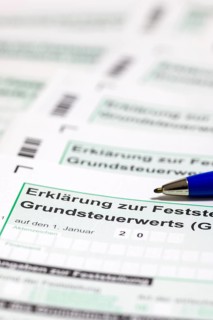 Declaration of property tax value, property tax, tax return, tax office, forms, pens