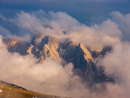 Rose garden group in clouds at evening light, Schlern, Dolomites, South Tyrol, Italy, Europe