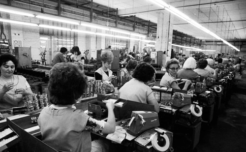 Women's jobs at the appliance manufacturer Krups on 24.06.1975 in Bottrop, Germany, Europe