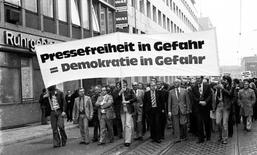 Several hundred journalists and employees of the publishing houses of the newspapers WAZ