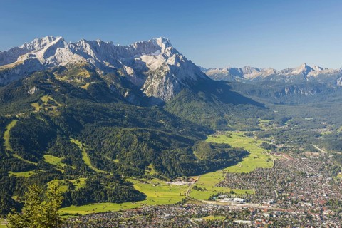 Panorama from Wank, 1780m, onto the Wetterstein Mountains with Alpspitze 2628m, Jubiläumsgrat and