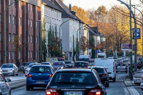 Gladbecker Straße in Essen, B224, inner-city street in Essen heavily polluted by air pollution,