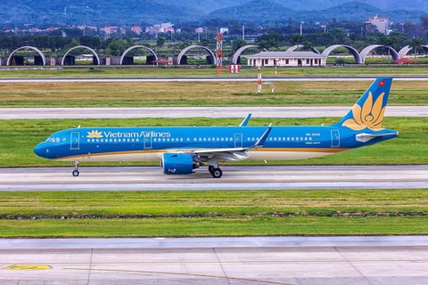 An Airbus A321neo aircraft of Vietnam Airlines with the registration number VN-A506 at Hanoi