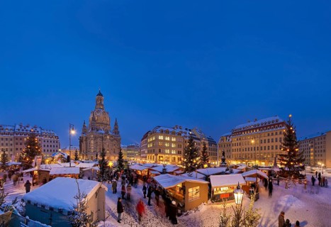 Christmas market on the Neumarkt