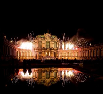 Dresden Zwinger in the evening, the Landesbühnen Sachsen will conclude the annual open-air season
