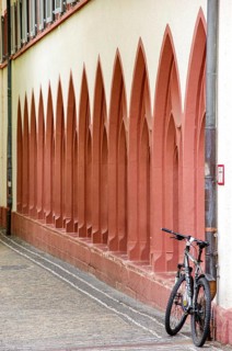 Cloister with arcades of Gothic pointed arches, Dominican Convent of St. Martin, Rathausplatz
