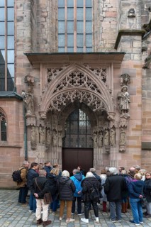 Guided tour around the Sebaldus Church, Nuremberg, Middle Franconia, Bavaria, Germany, Europe