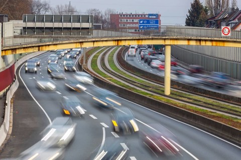 Motorway A40, Ruhrschnellweg, city centre of Essen, exit Essen-Frillendorf, Spurbus route, this