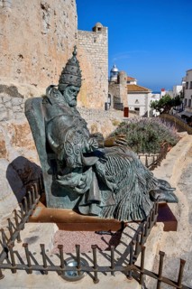 Monument to Pope Pedro de Luna (1342-1423), also known as Benedict XIII or Papa Luna, Peñíscola,