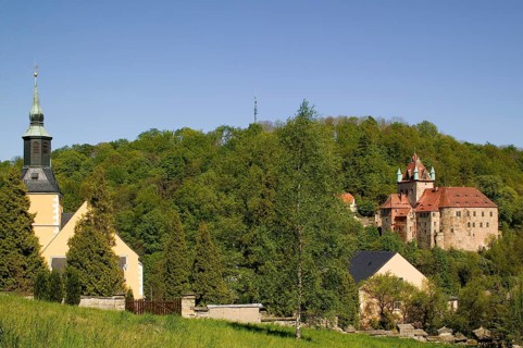 Kuckuckstein Castle in Liebstadt is picturesquely situated on a rocky outcrop (380 metres above sea