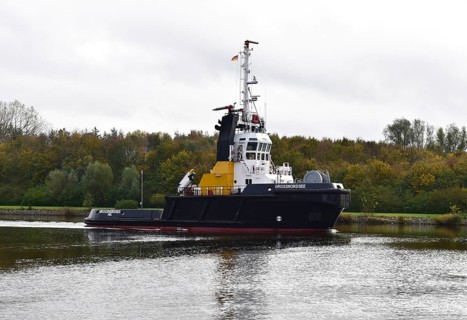 Fireboat, lightship, fire-fighting boat, on the Kiel Canal, Schleswig-Holstein, Germany, Europe