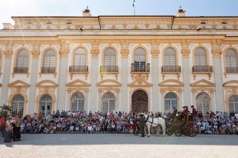 Carriage in front of audience, Historic Hunting and Carriage Gala, Schleißheim Castle, Upper