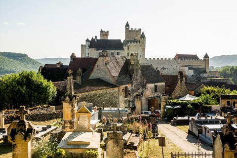 Medieval village and castle, château de Beynac, Beynac-et-Cazenac, Dordogne, Périgord, Département