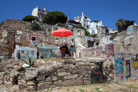 Wall painting, street art, graffiti, Patio Dom Fradique, Alfama neighbourhood, Lisbon, Portugal,
