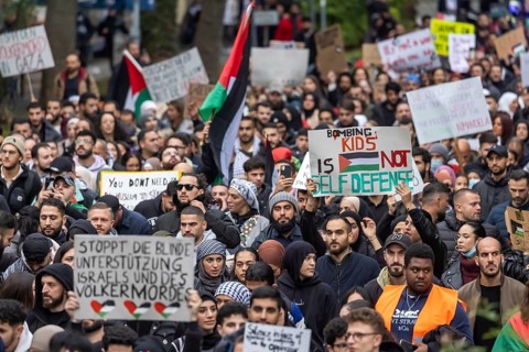 Rally of pro-Palestinian demonstrators. They demand an end to the oppression of the Palestinians