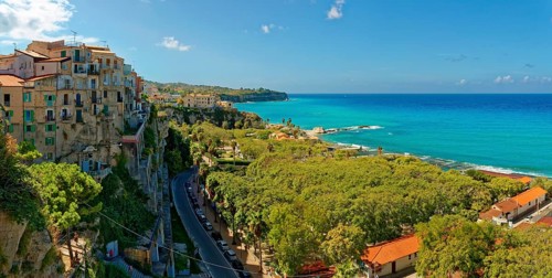 The medieval old town of Tropea with its turquoise sea and sandy beaches, Tropea, Vibo Valentia,