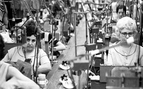 Women's jobs at the appliance manufacturer Krups on 24.06.1975 in Bottrop, Germany, Europe
