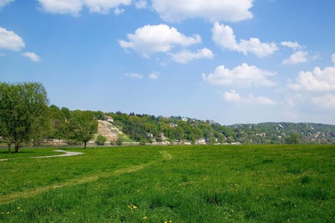 DEU sachsen elbe Sylvio Dittrich Photo subject to fee! Contact T.:01772156417 View of the Elbe