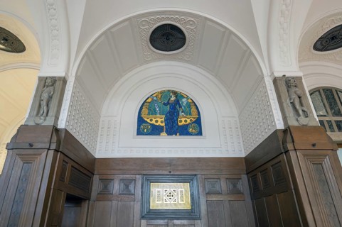 Art Nouveau ornaments in a niche of the former station restaurant, today DB Travel Centre,