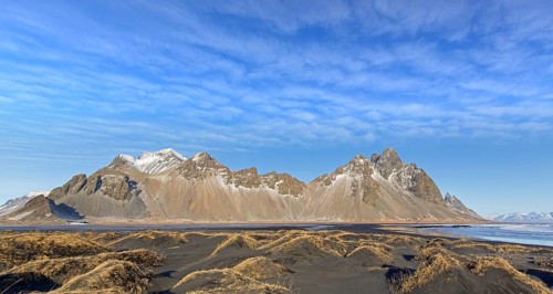 Vestrahorn, Vesturhorn, scree mountain made of gabbro and granophyre rocks, part of the Klifatindur