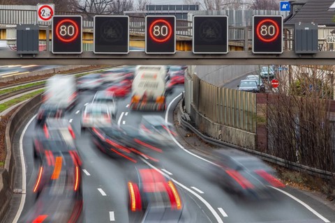 Motorway A40, Ruhrschnellweg, city centre of Essen, exit Essen-Frillendorf, Spurbus route, this
