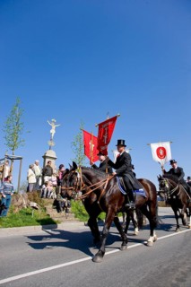Every year at Easter there are about 5 processions in Lusatia, each with about 200 riders. The