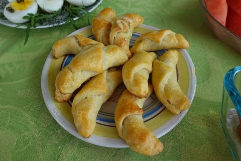 Breakfast table, breakfast, cold buffet, ham croissants, biscuits, savoury croissants, finger food,